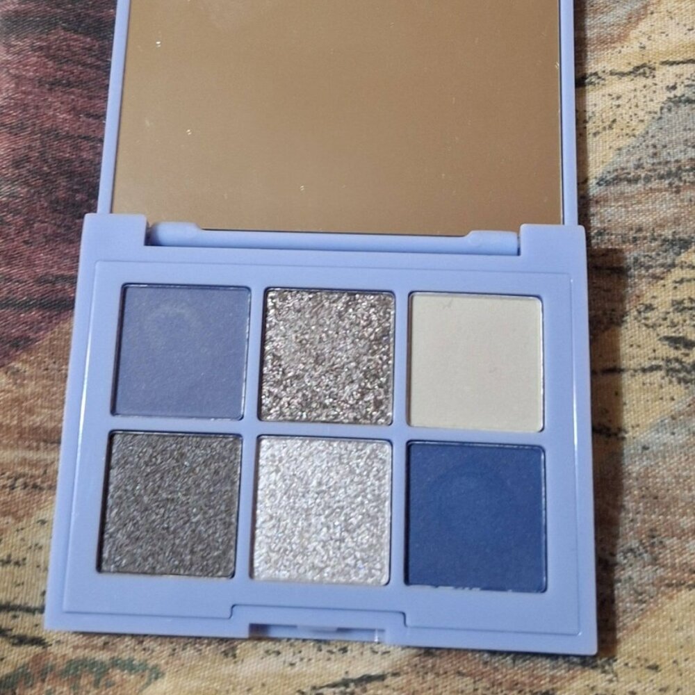 ❄️ Essence – Ice, Ice Baby Eyeshadow Palette